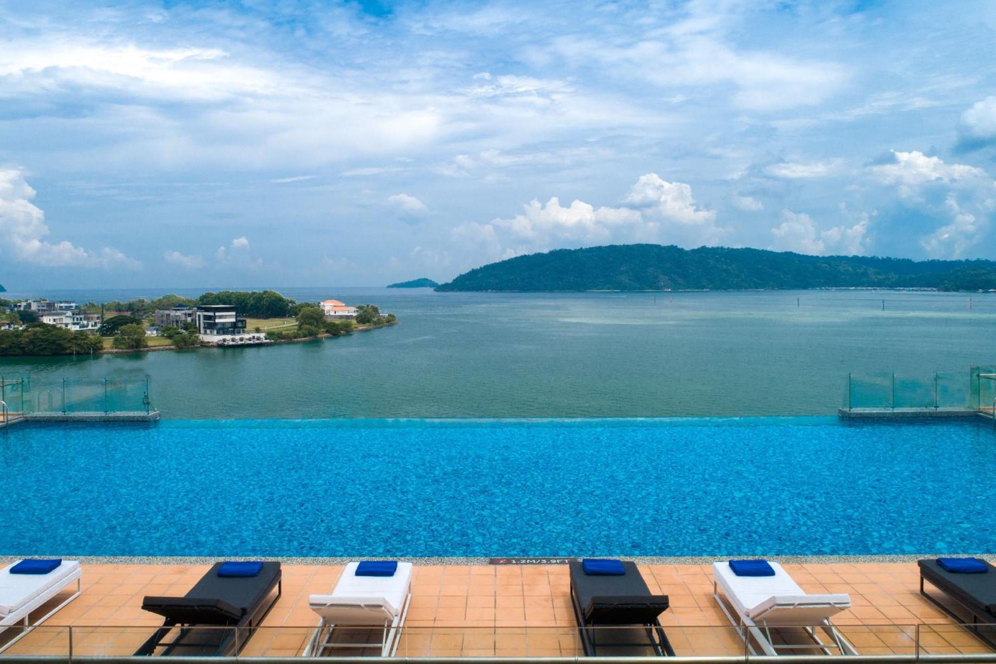 Kota Kinabalu Marriott Hotel Exterior foto View of the Gulf of Thailand from the hotel